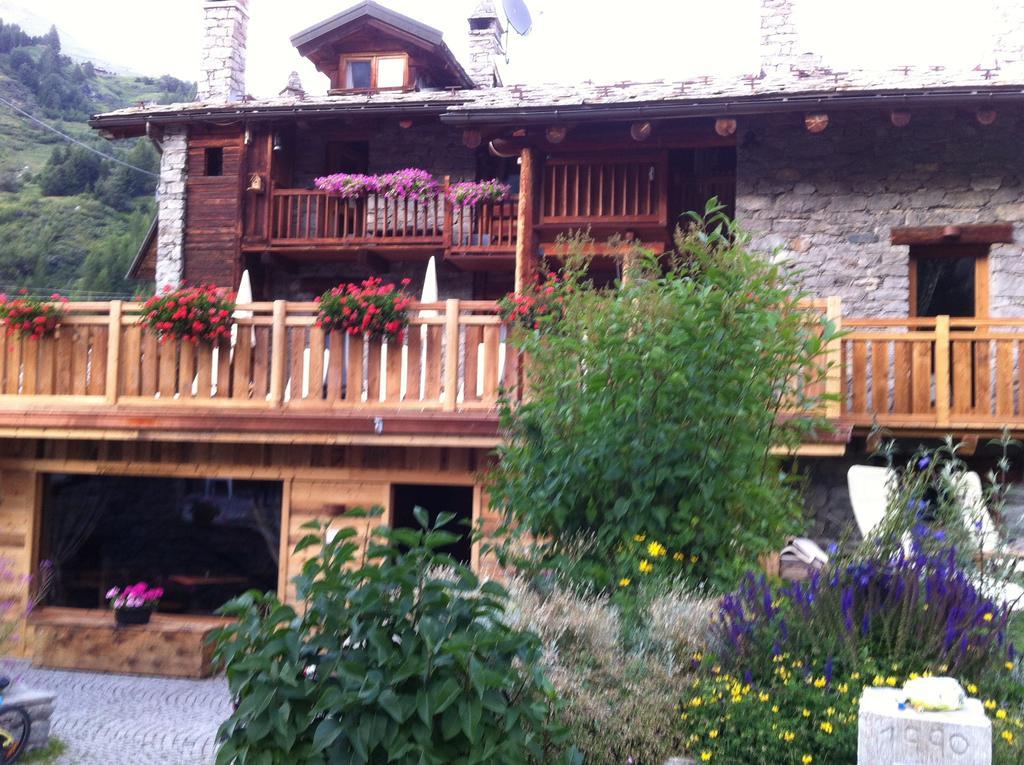 Les Trompeurs Chez Odette Bed & Breakfast Cogne Dış mekan fotoğraf